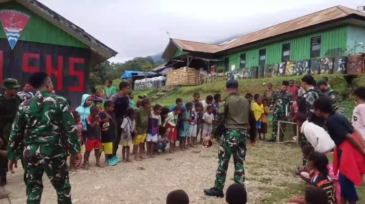 Sambut HUT ke-81 RI, Yonif 734/SNS Pos Okpol Gelar Berbagai Lomba Anak