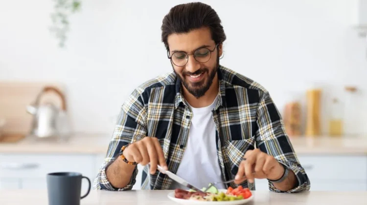 Mengatur Durasi dan Jadwal Makan, Kunci Utama Kesehatan Metabolik dan Berat Badan