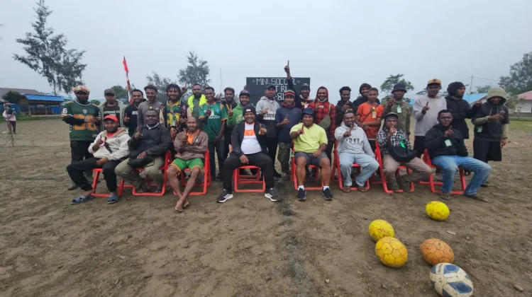 Tim Ikemal Juara Turnamen Mini Soccer Distrik Oksibil