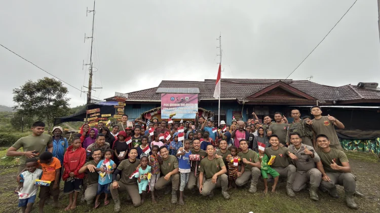 Pos Brimob RRI Oksibil Ops Damai Cartenz Semarakkan HUT RI ke-81 Bersama Anak-Anak