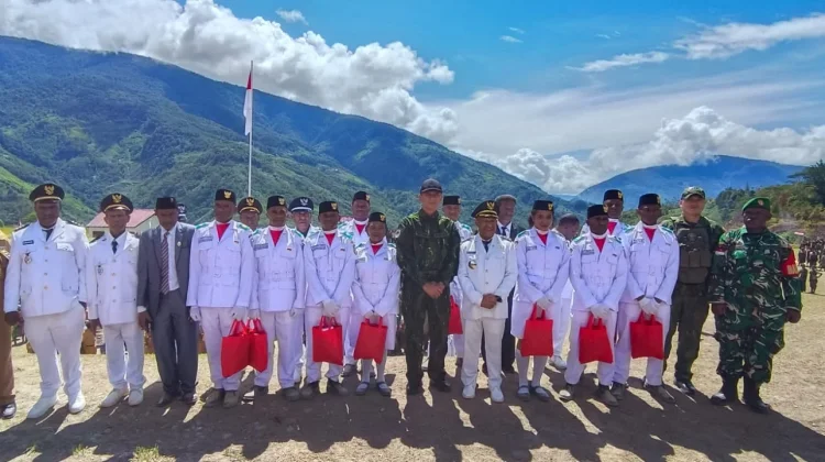 Brigjen TNI Heldi Wira Ikuti Upacara HUT RI ke-81 di Kiwirok, Apresiasi Bupati