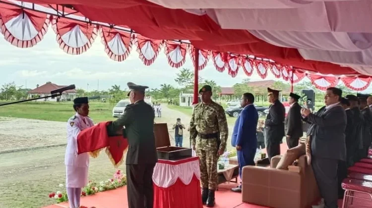 Dandim 1706/Nduga Pimpin Upacara Penurunan Bendera HUT ke-81 RI di Kabupaten Nduga