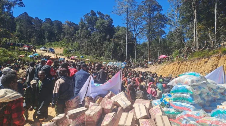 Kemensos Salurkan Bantuan Logistik untuk Warga Terdampak Kekeringan dan Hujan Es