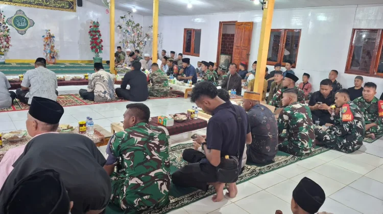 Personel Satgas Yonif 511/DY Peringati Maulid Nabi Bersama Warga Karubaga