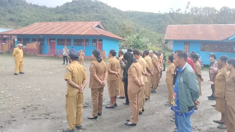 Kepala Distrik Oksibil Pimpin Apel Bersama Tripika Perkuat Sinergitas