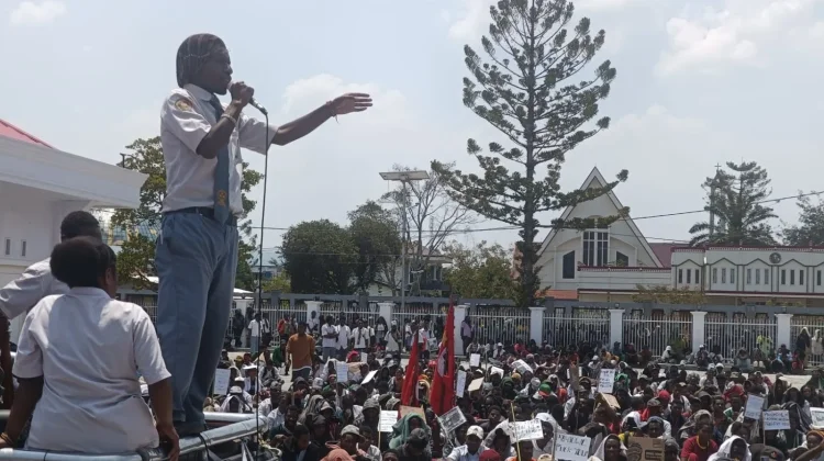 Pelajar di Wamena Demo Hentikan MBG, Gratiskan Pendidikan di Papua