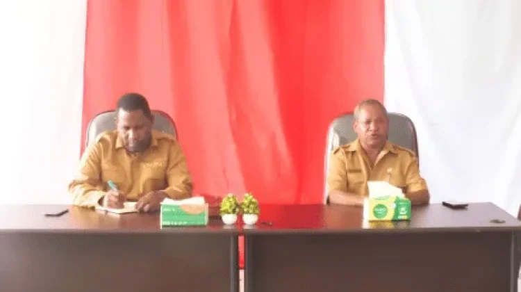 Bupati Nduga Lakukan Rapat Koordinasi dengan Para Kepala Distrik