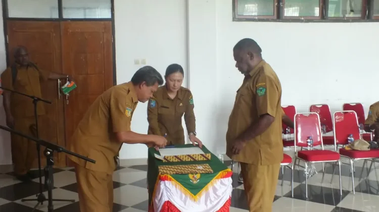 Sertijab Sekda Definitif Nduga di Laksanakan di Kenyam