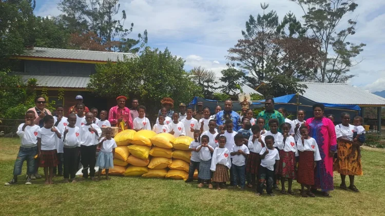 Pemprov Papua Pegunungan Salurkan Bantuan untuk HUT ke-30 Panti Izinmo