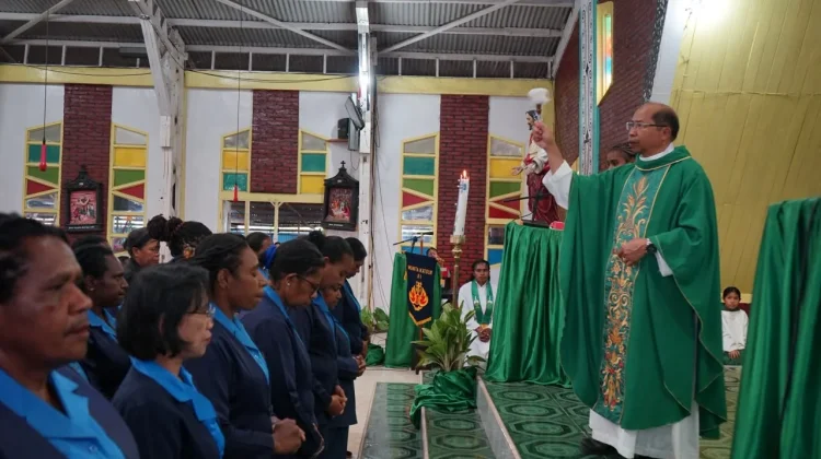Pastor Paroki Minta Dukungan WKRI untuk Pembangunan Gereja