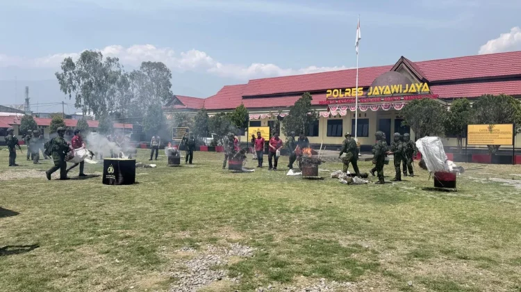 Polres Jayawijaya dan Satgas 725/Woroagi Perkuat Perang Melawan Narkoba