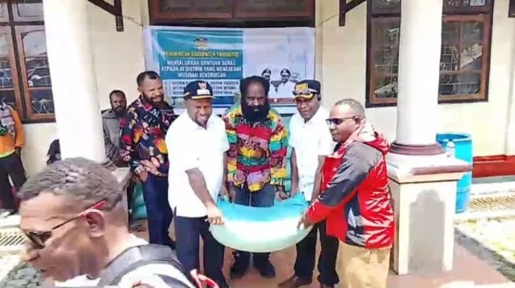 Pemkab Yahukimo Salurkan 13 Ton Beras untuk Enam Distrik Terdampak Kekeringan