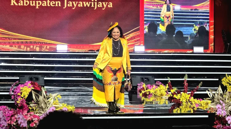 Noken Cenderawasih Hiasi Parade Busana Nusantara Kriyanusa 2026