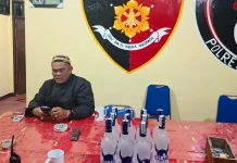 Sat Resnarkoba Jayawijaya Amankan 11 Botol Miras Berlabel di Jalan Yos Sudarso