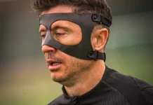 Robert Lewandowski Kembali Berlatih Dengan Menggunakan Pelindung Wajah
