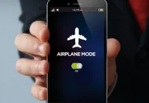 Kenapa Kita Harus Mengaktifkan Mode Pesawat Saat Terbang?