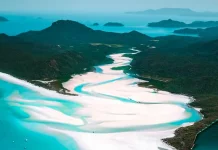 10 Pantai Terbaik Dunia Yang Wajib Jadi List Liburan