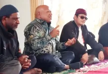 Safari Ramadhan, Wakil Bupati Jayawijaya Salurkan Sembako di Tiga Masjid