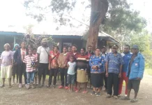 Kepala Distrik Bugukgona Tinjau Pembangunan dan Layanan Dasar di Kampung