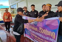 Disambut Hangat Warga dan Pemuda MAMMESA, Andi Rukman N. Karumpa Tiba di Wamena