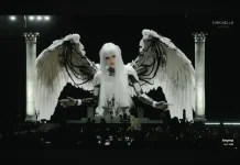 Debut “Bad Angel”, Lisa Curi Sorotan di Coachella 2026