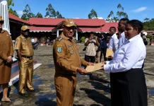 Penyerahan SK PPPK dan CPNS Tahap 2 oleh Bupati Kabupaten Pegunungan Bintang