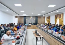 Wamendagri Tegaskan Pemerintah Pusat Hadir Penuh Pulihkan Situasi Keamanan
