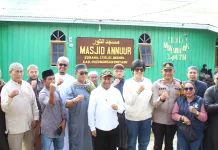 Hari Raya Idul Adha Bupati Pegubin Menyerahkan Hewan Kurban Di Jamaah Masjid An-Nur