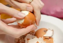 Tips Mudah Mengupas Telur Rebus agar Tidak Lengket dan Tetap Mulus