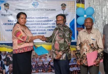 Pemkab Tolikara Salurkan Hibah Rp1,1 Miliar untuk Lima Lembaga Pendidikan
