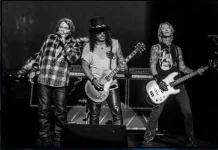 Konser Guns N' Roses Pecahkan Rekor Produksi Rajawali Indonesia