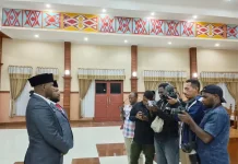 Suara di Balik Berita: Kisah Reporter Radio Menembus Medan Sulit Demi Informasi