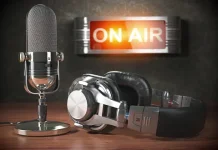 Tantangan Penyiar Radio di Tengah Gempuran Media Sosial
