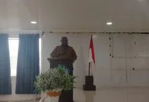 Bupati Atenius Murip Cek Langsung Data Guru Honorer, Temukan Banyak Kejanggalan