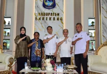 Disambut Bupati, Ketua TP PKK Jayawijaya Pelajari Pertanian Enrekang