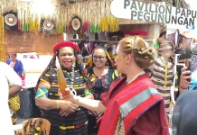Mama Noken 8 Kabupaten dan Perempuan Papua Pegunungan Tampil di Panggung Nasional