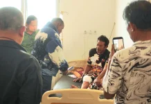 Bupati Jayawijaya Kunjungi Dua Korban Luka Tembak di RSUD Wamena
