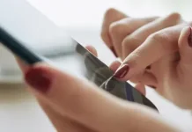 Smartphone Lemot Bikin Frustasi? Coba Empat Solusi Ampuh Ini