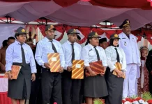 HUT ke-81 RI, Bupati Nduga Serahkan SK kepada 421 CPNS Formasi 2024