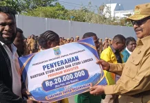 Pemprov Papua Pegunungan Serahkan Bantuan Studi Akhir Senilai 20 Milard Lebih