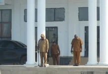 Bupati Nduga Tegaskan ASN Wajib Kembali Berkantor di Kenyam, Gaji Terancam Ditahan