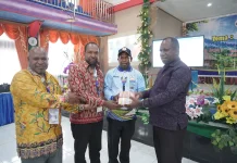 Gubernur Papua Pegunungan Salurkan Rp200 Juta untuk Konferensi GKII Hitigima
