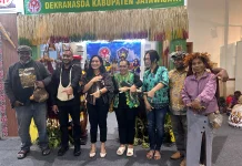 Yan Mandenas Dorong Toko Khusus Produk UMKM Papua di Jakarta