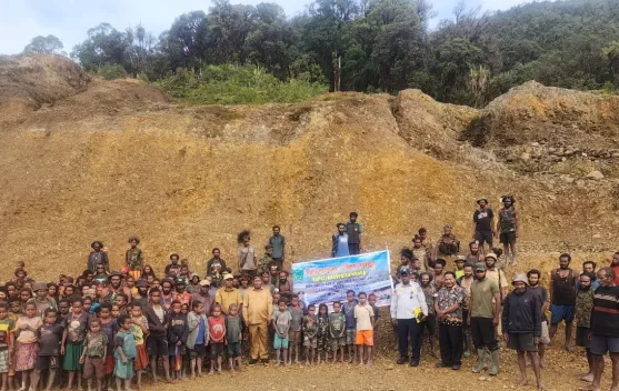 Bupati Yoas Beon Datangi Distrik Kora, Pastikan Layanan Publik