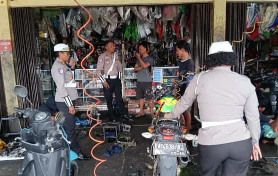 Satlantas Polres Jayawijaya Sosialisasikan Larangan Penjualan Knalpot Racing