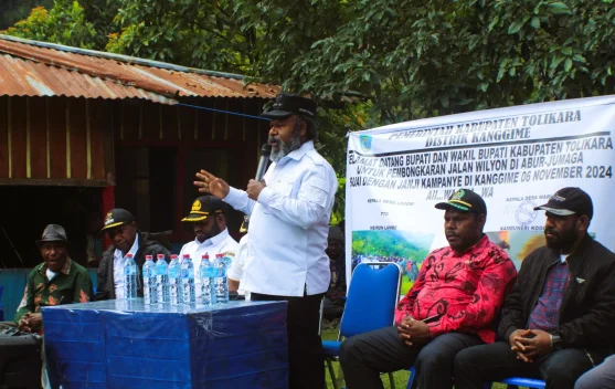 Bupati dan Wakil Bupati Tolikara Buka Akses Jalan Wilyon