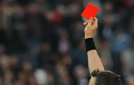 Jenis Kartu Pelanggaran Dalam Dunia Sepak Bola