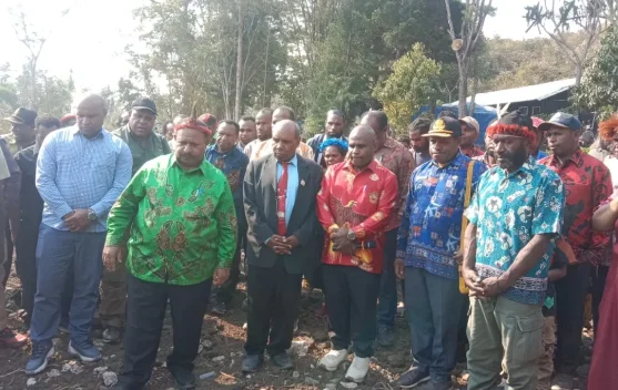 Wagub Papua Pegunungan Letakan Batu Pondasi Pembangunan GKII Efata Menagaima