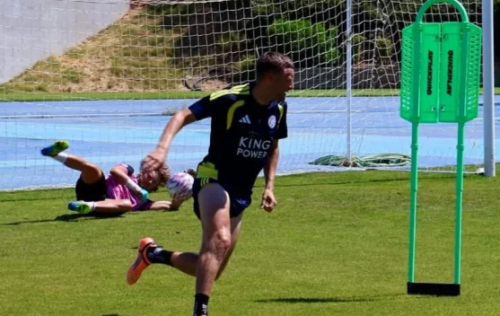 Burnley Resmi Merekrut Jamie Vardy Secara Gratis