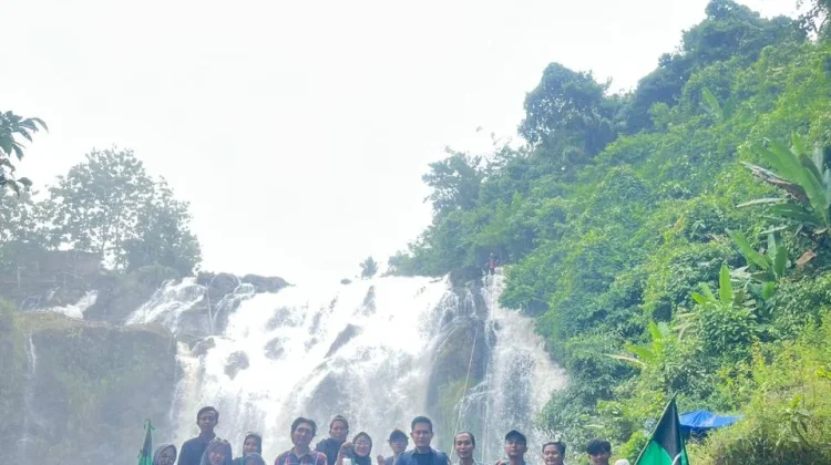 HMI Baradatu Gelar Orientasi dan Tanam Pohon di Curup Gangsa